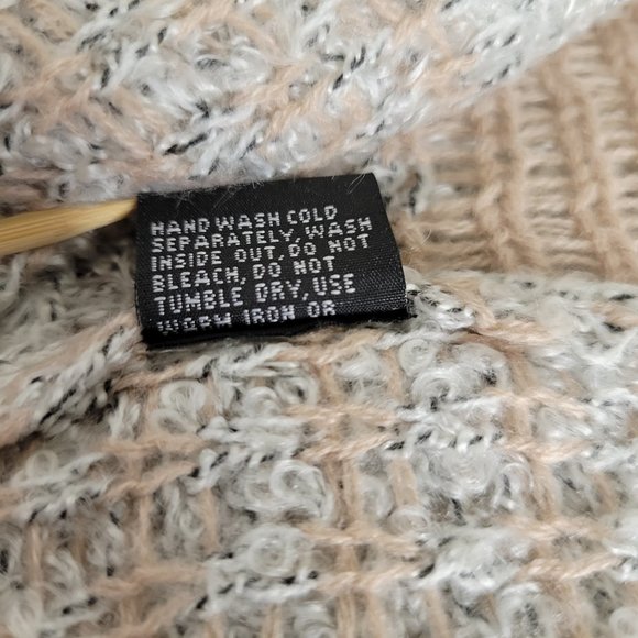 M. Fredric, size M, loose cardigan.  Light grey and mauve pink. NWOT. - Picture 12 of 14